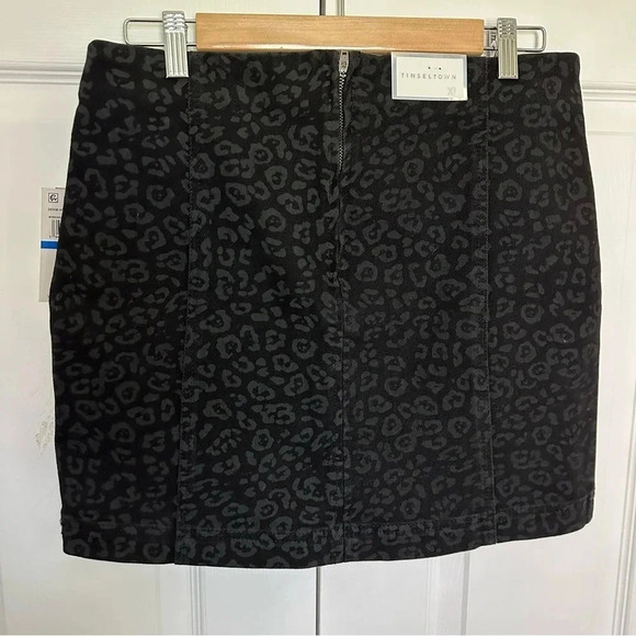 Tinseltown Juniors Black Leopard Print Denim Jean Mini Skirt Size X-Large - Picture 2 of 10